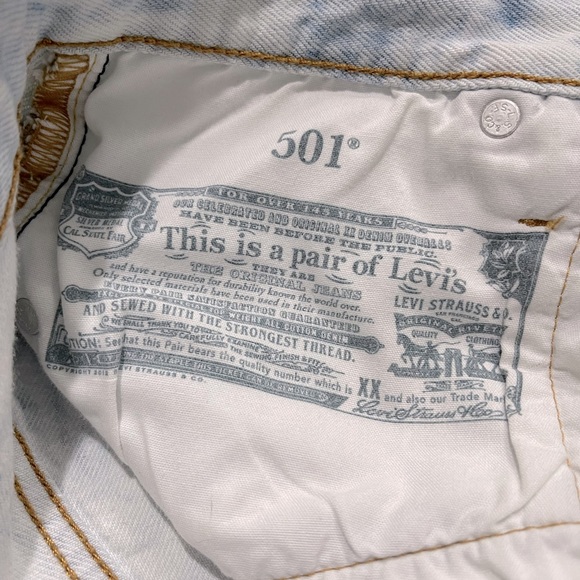 (SOLD!!) Levi 501 shorts size 25 - Picture 8 of 10